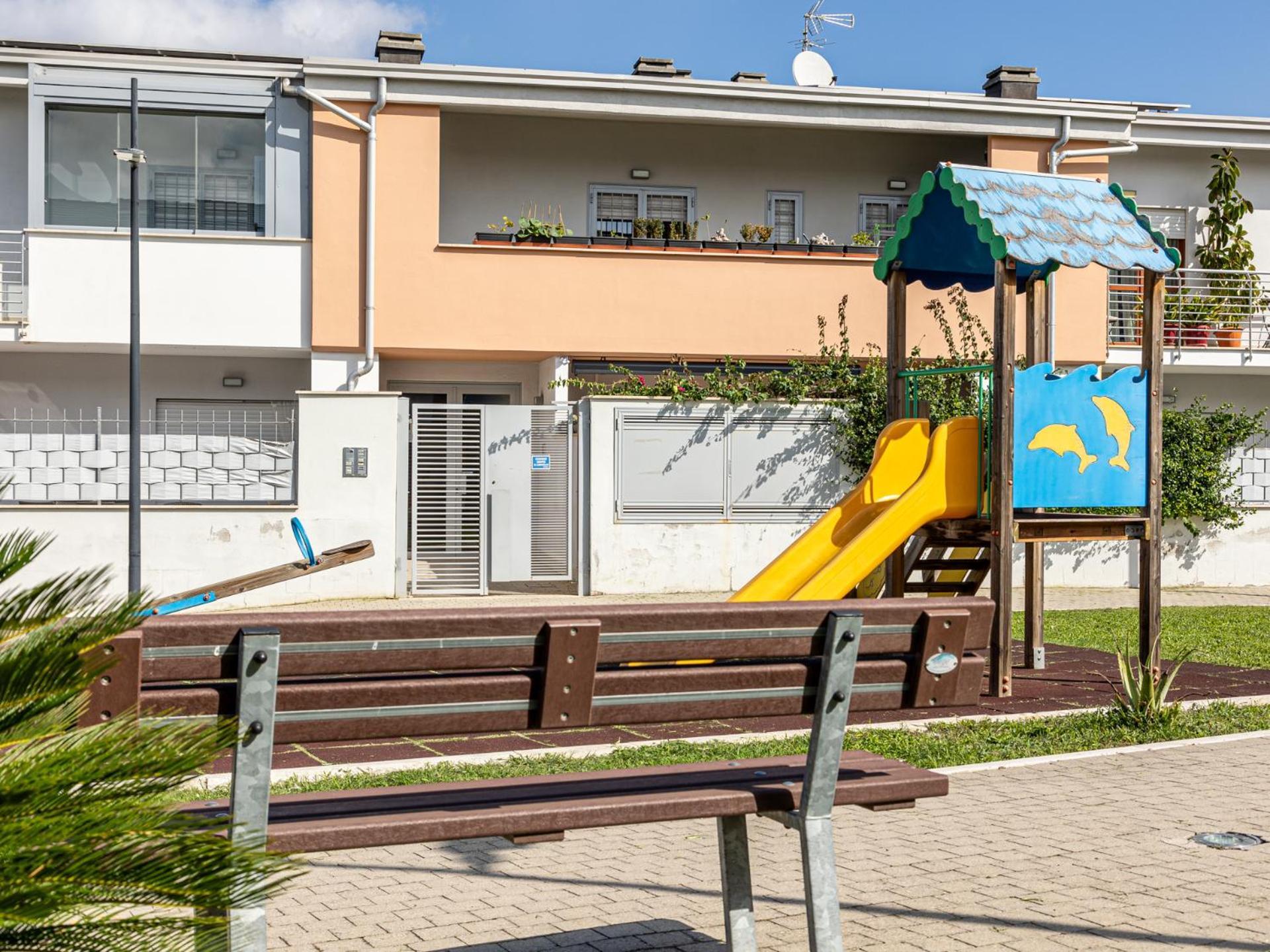 Mrb Real Estate - Maison Ludovica - Monolocale Moderno Con Giardino Frattocchie Bagian luar foto